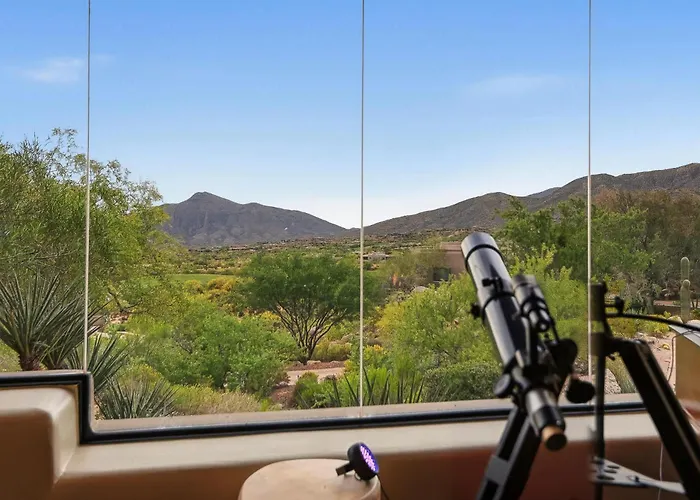Family 4br Oasis With Pool And Modern Living Scottsdale