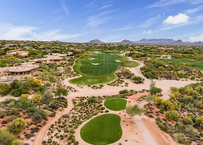 Family 4br Oasis With Pool And Modern Living Scottsdale