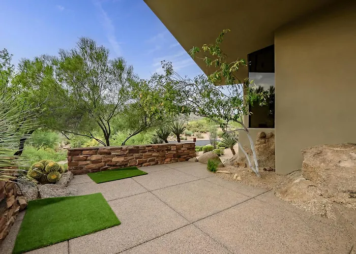 Family 4br Oasis With Pool And Modern Living *