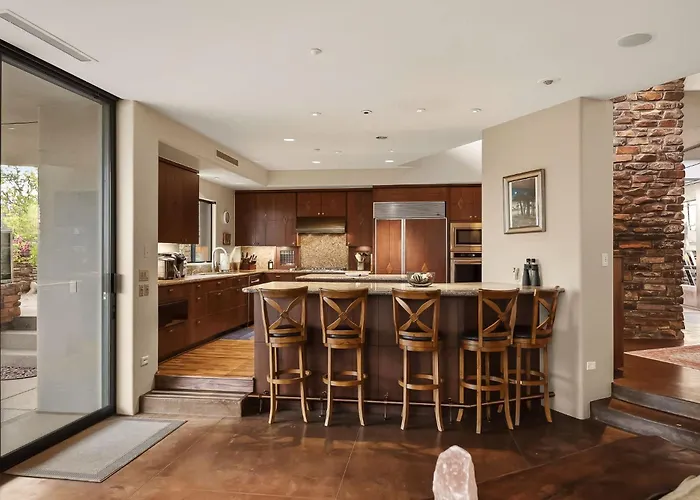 Family 4br Oasis With Pool And Modern Living Dom wakacyjny *