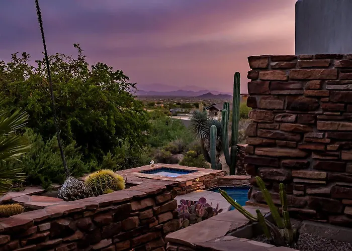 Family 4br Oasis With Pool And Modern Living Scottsdale