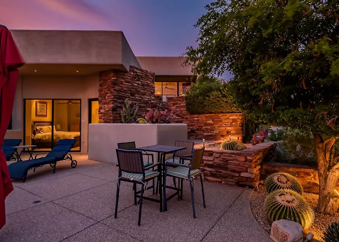 Family 4br Oasis With Pool And Modern Living Scottsdale