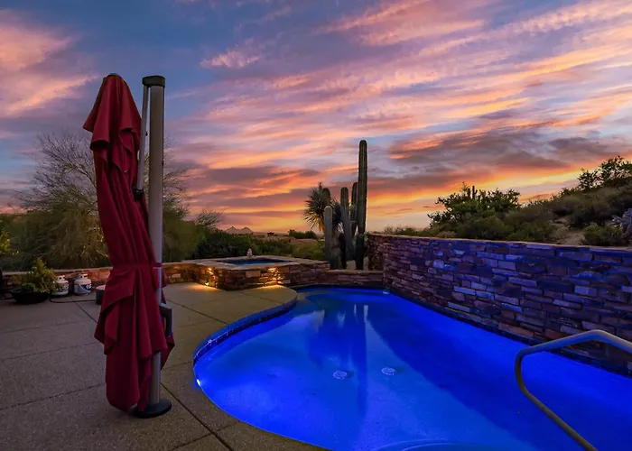 Family 4br Oasis With Pool And Modern Living Dom wakacyjny