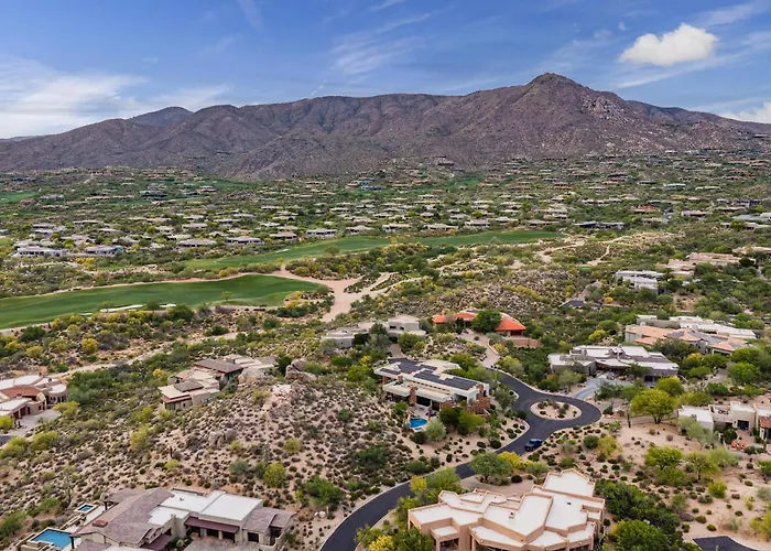 Family 4br Oasis With Pool And Modern Living Dom wakacyjny Scottsdale